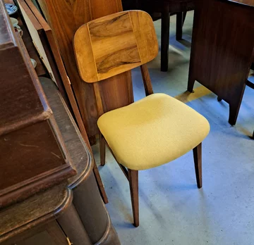 Design vintage na targu staroci w Broniszach 