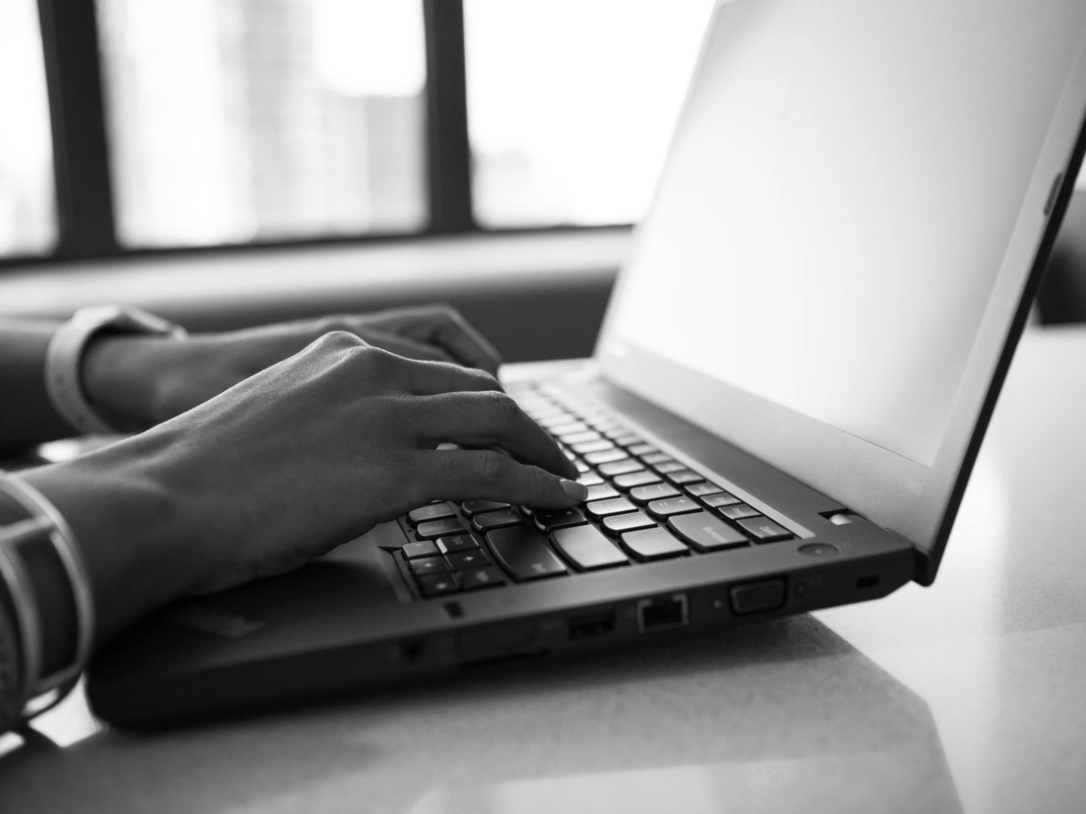 10 wyrazów, w których Polacy najczęściej robią błędy. Jak ci pójdzie