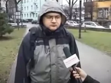 W jaką grę będzie grał ten pan?