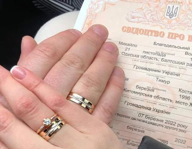 Miniatura: Niezwykła ceremonia w Charkowie. Ślub na...