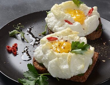 Obfite śniadania pozwalają schudnąć? Dietetycy obalają kolejny mit