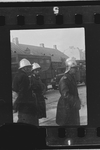 Miniatura: Kadry z filmu dokumntalnego „33 zdjęcia z...