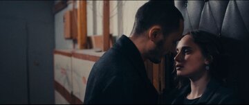 kadr z&nbsp;filmu "Falling" (2018)