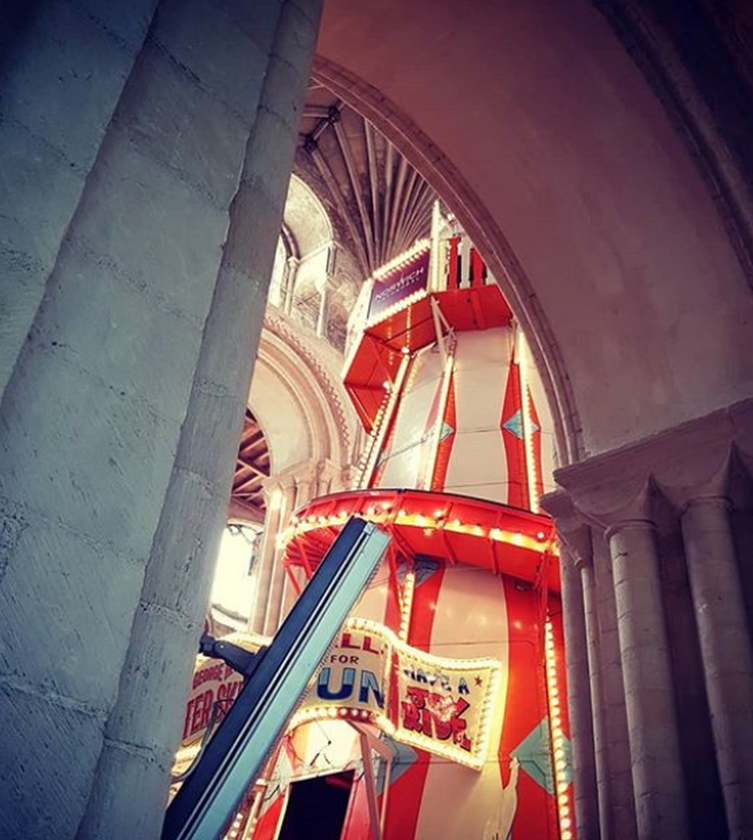 Zjeżdżalnia w katedrze w Norwich 