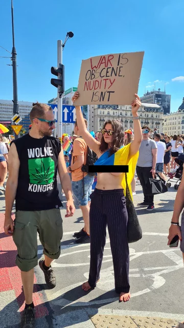 Tłumy ludzi na Paradzie Równości w Warszawie 