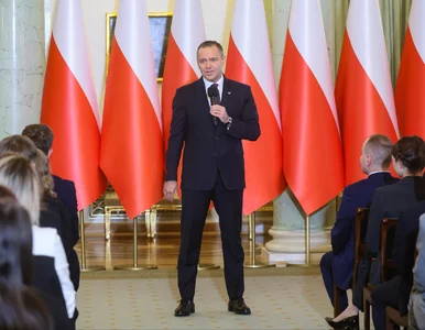 Miniatura: Tak Nawrocki zmienił się przez rok....