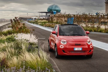 Fiat 500 (RED) 