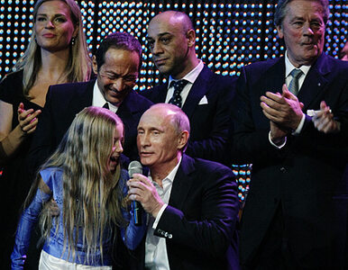 Miniatura: Putin i światowe gwiazdy śpiewają dla...