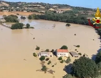 Miniatura: „Bomba wodna” we Włoszech. Zginęło co...