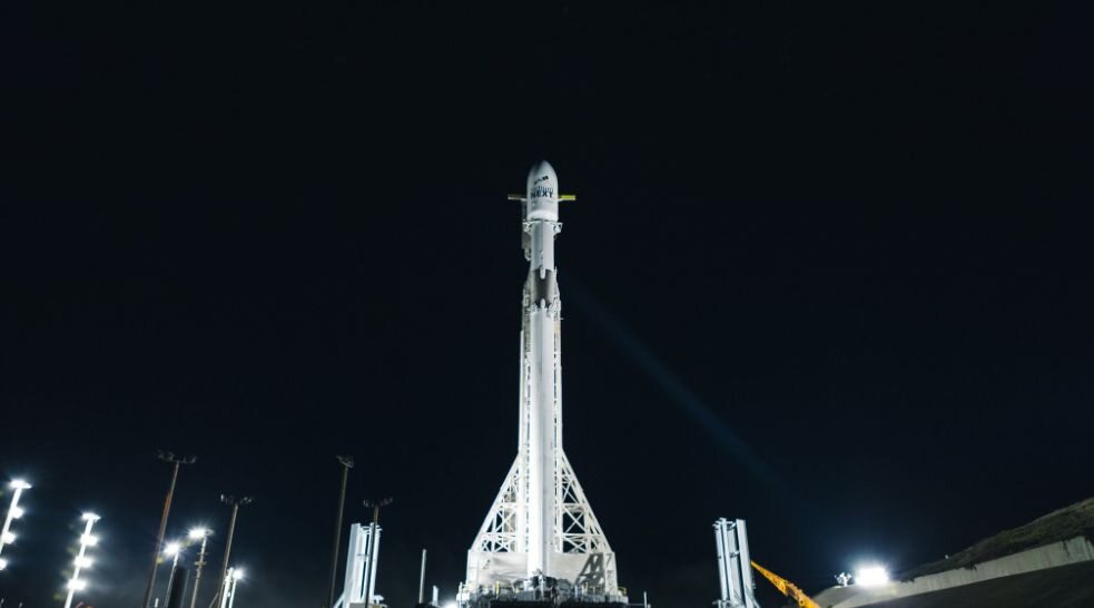 Rakieta Falcon 9 przed startem 
