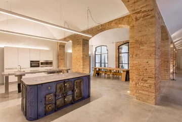 Loft w pałacu, projekt Estudio Vilablanch i TDB Arquitectura v2com, 4480-01