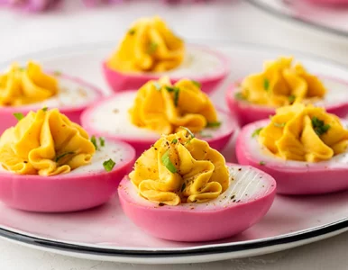 Miniatura: Te różowe jajka będą hitem wielkanocnego...