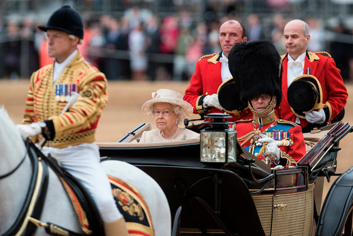 Elżbieta II i książę Filip podczas obchodów urodzin królowej w 2015 roku 