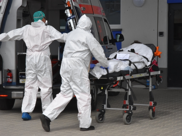 W Polsce stan zagrożenia epidemicznego będzie wydłużony. Dlaczego WHO...