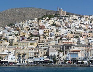 Miniatura: Grecja: Pireus odcięty od greckich wysp