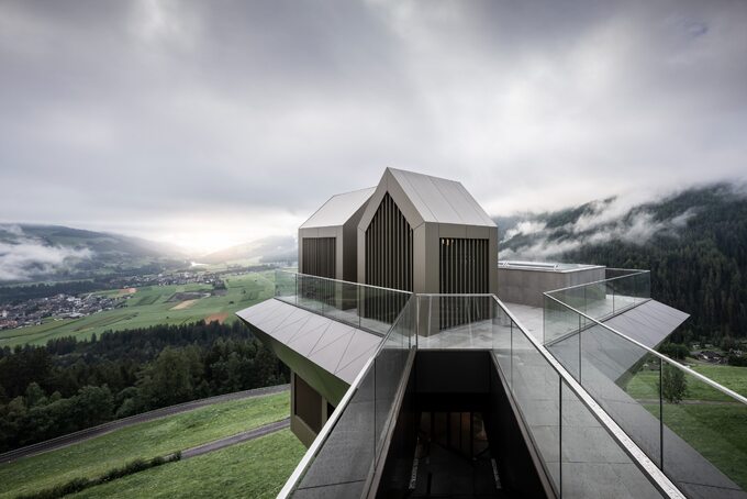 Hub of huts. proj. noa* network of architecture