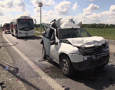 Miniatura: Autobus, ciężarówka i dwie osobówki....