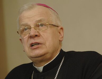 Miniatura: Abp Michalik: media atakują biskupów, bo...
