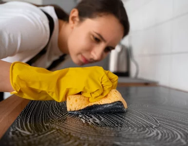 Miniatura: Błyszczące plamy na płycie ceramicznej? To...