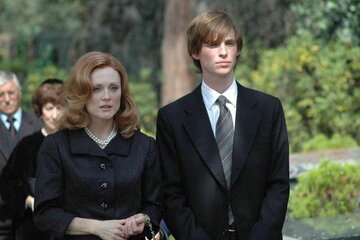 Kadr z&nbsp;filmu &bdquo;Uwikłani&rdquo; / &bdquo;Savage Grace&rdquo; (2007)