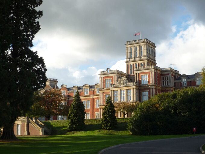 Royal Earlswood Hospital został przekształcony w rezydencję mieszkalną, zdj. współczesne