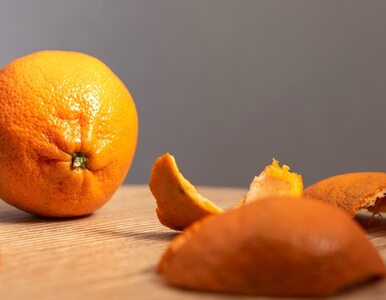 Miniatura: Wyrzucasz skórki po mandarynkach? Robisz...