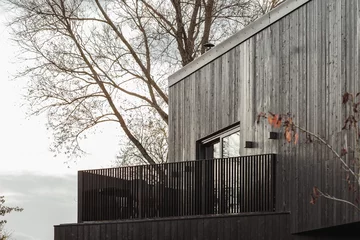 Dom drewniany całoroczny modułowy Falcon House, projekt brytyjskiej pracowni Koto 