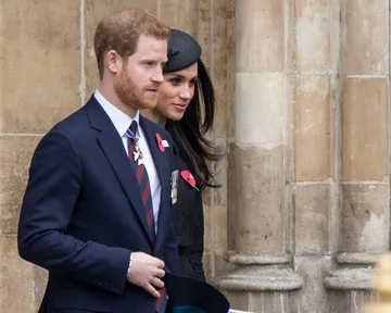 Meghan Markle  i książę Harry przed Westminster Abbey 