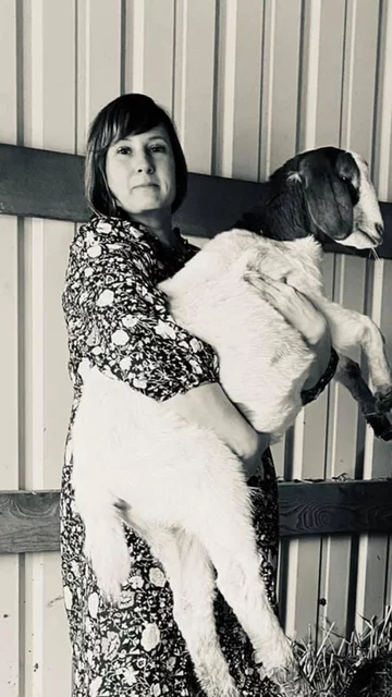 Zdjęcie w pandemicznej sukience na potrzeby #TargetDressChallenge 
