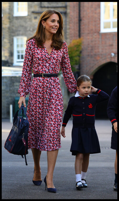 Księżniczka Charlotte, książę George oraz ich rodzice Kate i William 