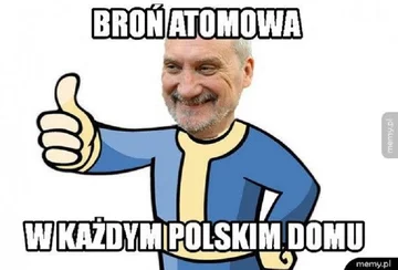 Mem z Antonim Macierewiczem 