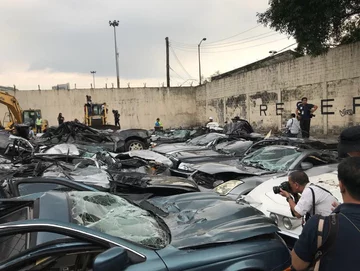 Samochody zostały przywiezione nielegalnie na Filipiny 