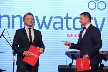 Innowatory „Wprost” 2015 Gala była zwieńczeniem V edycji rankingu najbardziej innowacyjnych polskich przedsiębiorstw prowadzonego przez tygodnik „Wprost” od 2011 r. Statuetki INNOWATORÓW trafiają do najlepszych firm w najbardziej dynamicznych sektorach gospodarki. Sektory te to: