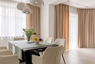 Hasło marki Dekoria „Tak naprawdę u siebie” doskonale oddaje jej filozofię: tworzyć wnętrza pełne emocji, ciepła i naturalności – takie, które klienci naprawdę mogą nazwać domem