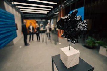 Jubileusz 21-lecia HOLA Design był okazją do spotkania przedstawicieli świata architektury, designu, sztuki i rynku nieruchomości. Wieczór zainaugurował nowy cykl wydarzeń poświęconych współczesnej architekturze, wzornictwu i stylowi życia 