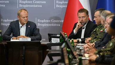Miniatura: Odprawa po nocnych atakach blisko polskiej...