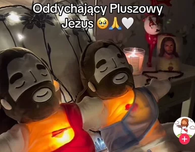 Miniatura: Pluszowy Jezus podzielił internautów....