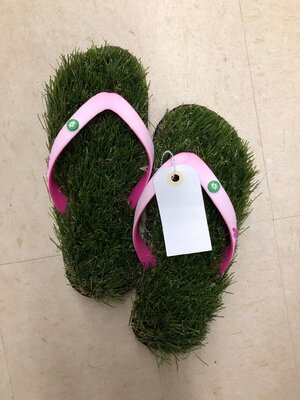 Miniatura: Dziwne rzeczy kupione w second-handach