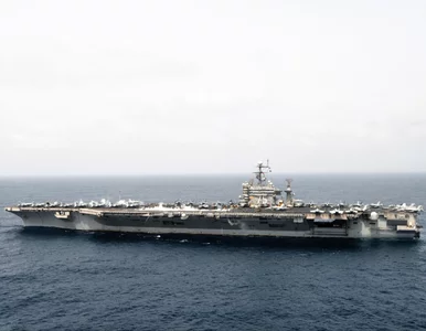 Miniatura: Amerykański lotniskowiec zaatakowany przez...