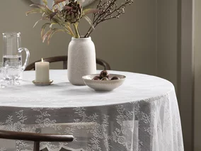 Miniatura: Koronkowy obrus już nie retro. Polacy znów...