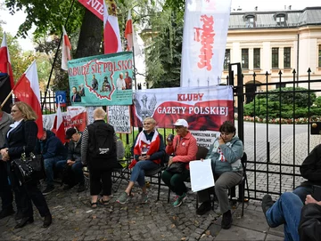 Miasteczko namiotowe przed siedzibą Trybunału Konstytucyjnego 
