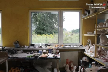 Zniszczona hurtownia w Tarnowskich Górach 