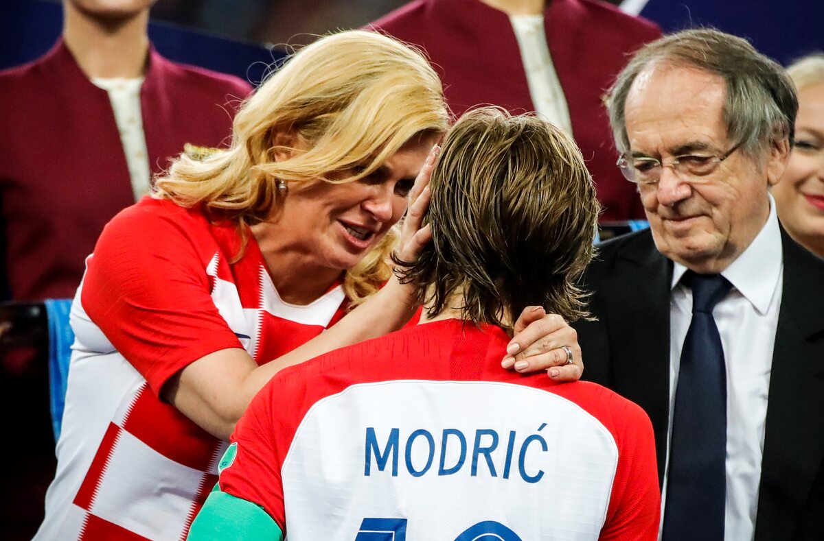 Prezydent Kolinda Grabar-Kitarović nie mogła powstrymać łez, kiedy gratulowała Luce Modriciowi 