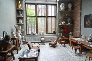 Pracownia Karola Tchorka przy ulicy Smolnej w Warszawie Pracownia Karola Tchorka, Tchorek