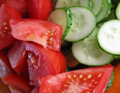 Miniatura: Polacy boją się ogórków i pomidorów - ceny...
