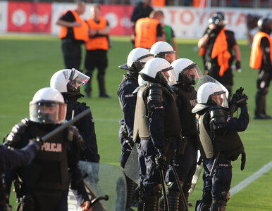 Miniatura: Łódź. Kibice świętowali awans Widzewa....