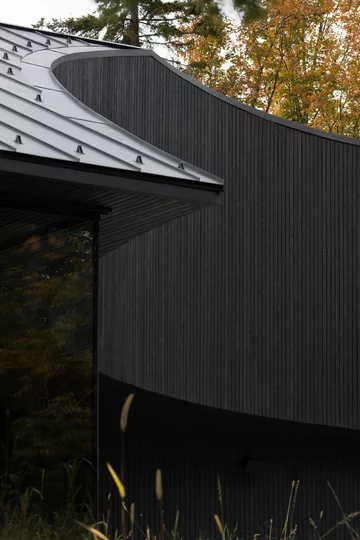 Leśny azyl miłośników sztuki, projekt Studio Jean Verville architectes v2com, 1010-16, Studio Jean Verville