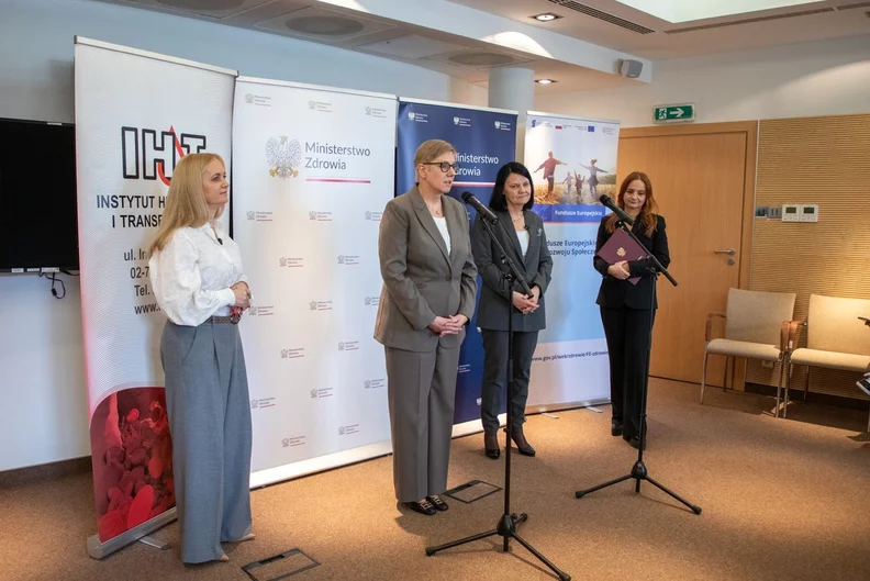 Miniatura: Po sieci onkologicznej i kardiologicznej...