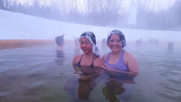 Uczestnicy "konkursu zamarzniętych włosów" 