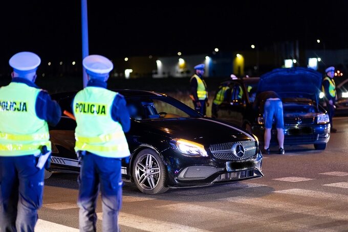 Nielegalny zlot aut w Poznaniu